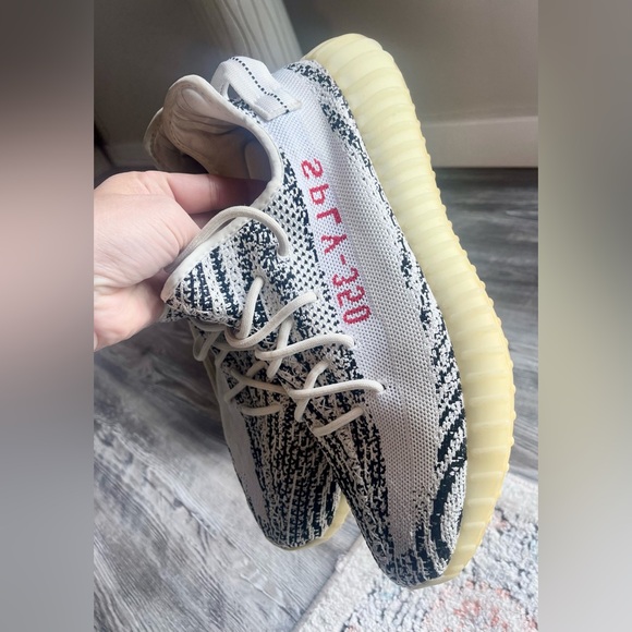 Authentic Adidas Yeezy Boost 350 V2 Zebra sneakers - Picture 7 of 11